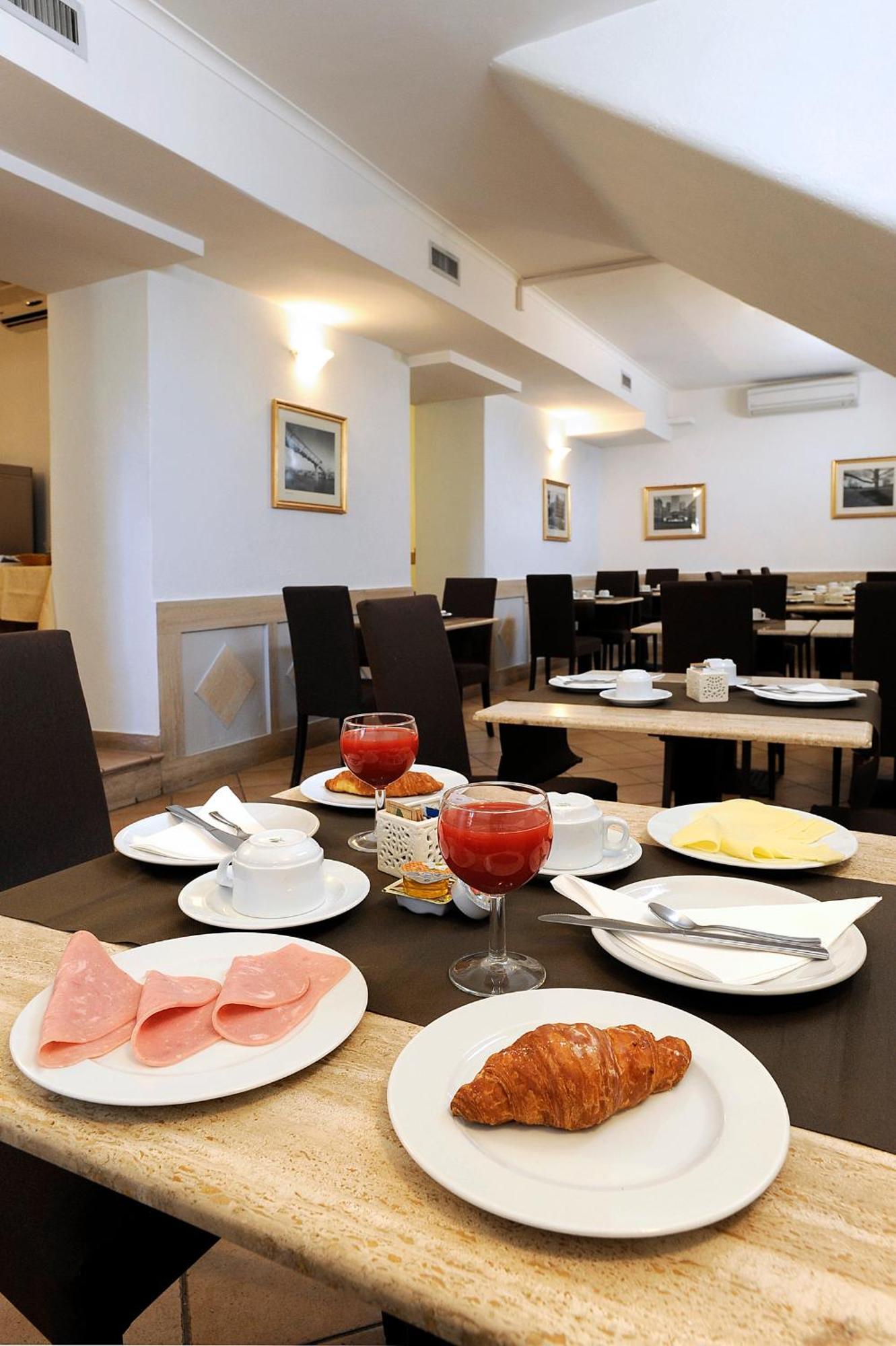 Hotel Bellavista ليدو دي أوستيا المظهر الخارجي الصورة