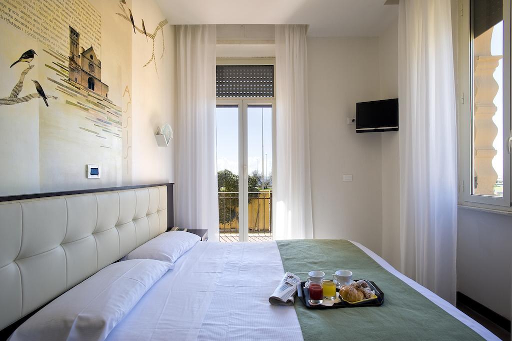 Hotel Bellavista ليدو دي أوستيا الغرفة الصورة