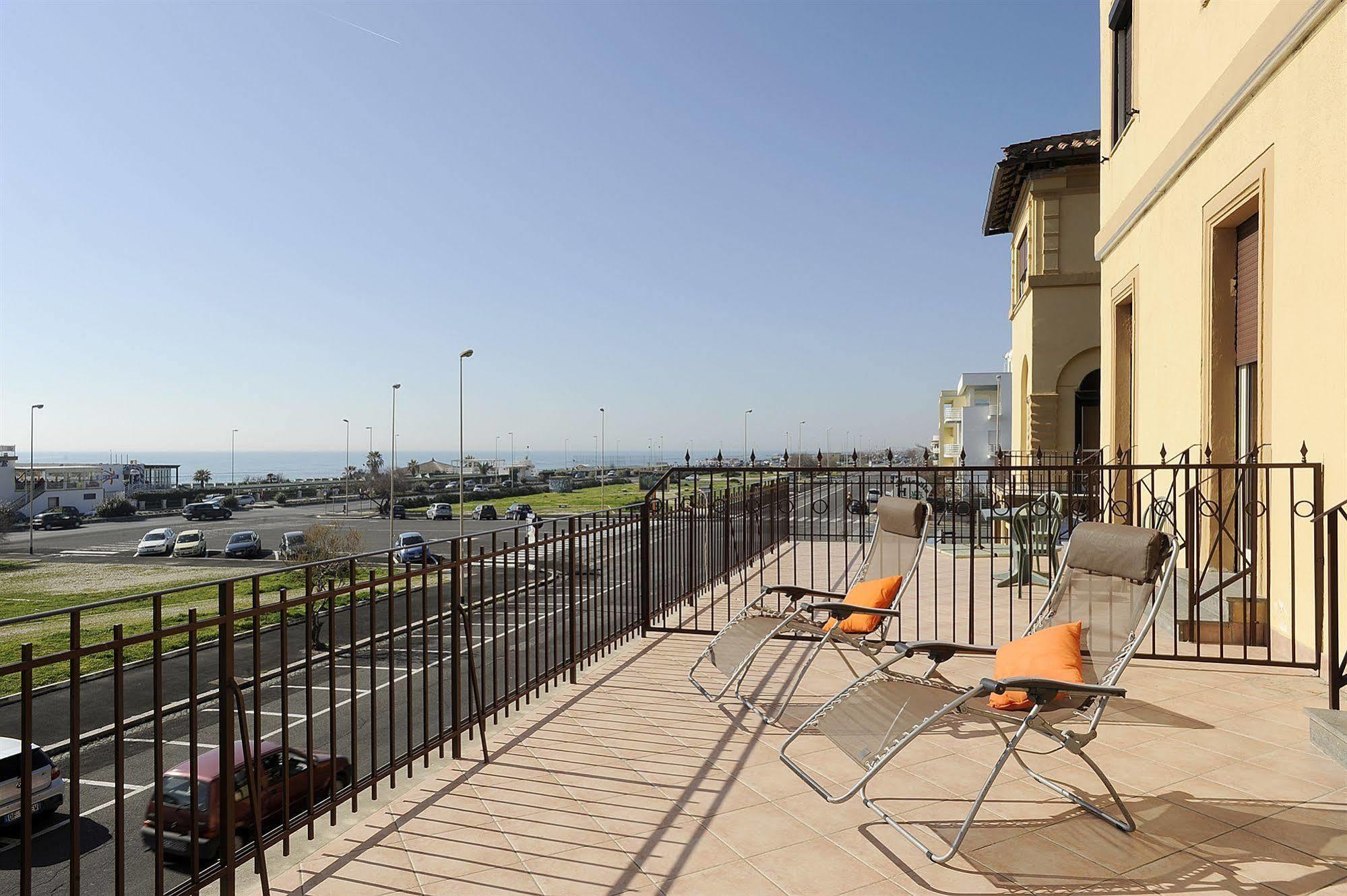 Hotel Bellavista ليدو دي أوستيا المظهر الخارجي الصورة