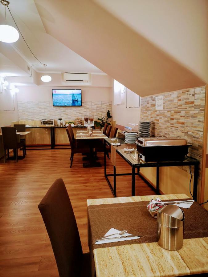 Hotel Bellavista ليدو دي أوستيا المظهر الخارجي الصورة