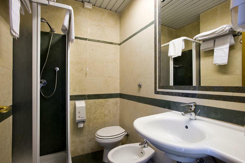 Hotel Bellavista ليدو دي أوستيا المظهر الخارجي الصورة